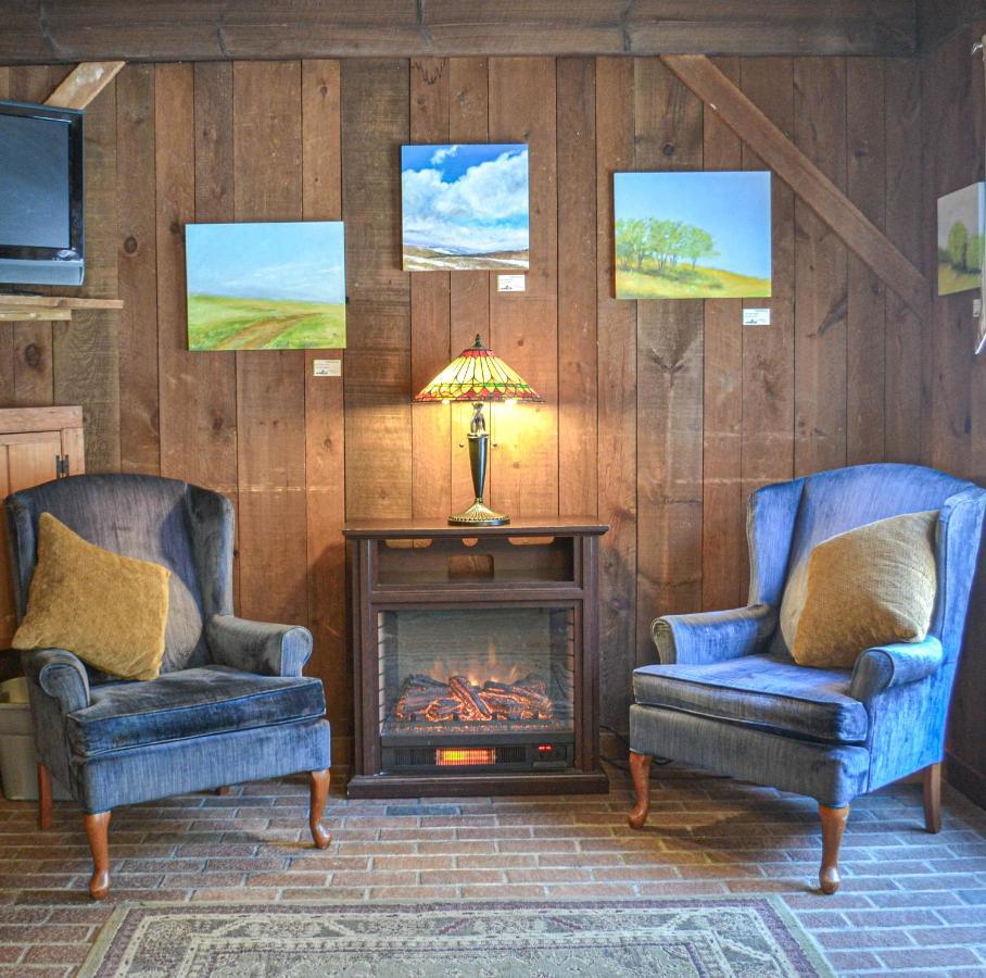 The At Marshland Farm Inn