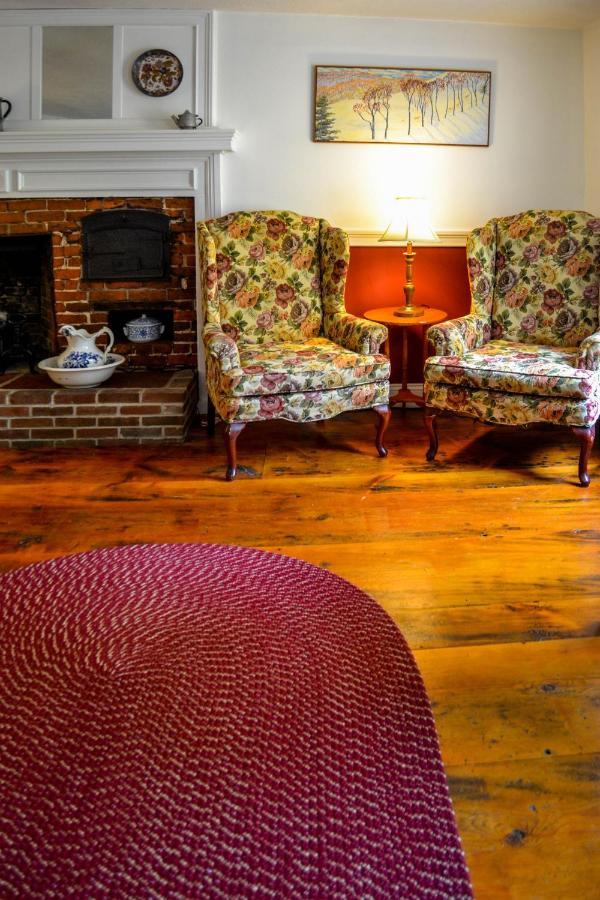Inn The At Marshland Farm